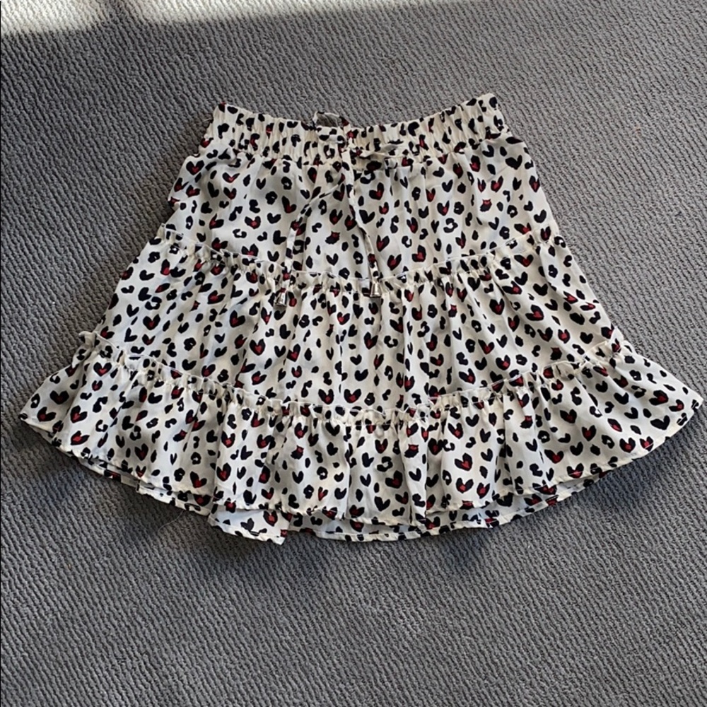 Adorable patterned skirt size L